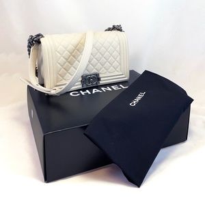CHANEL New Medium Boy Bag in ivory
